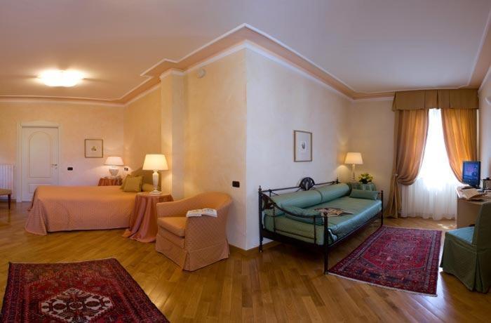 Albergo Castiglione Langhe Castiglione Tinella Esterno foto