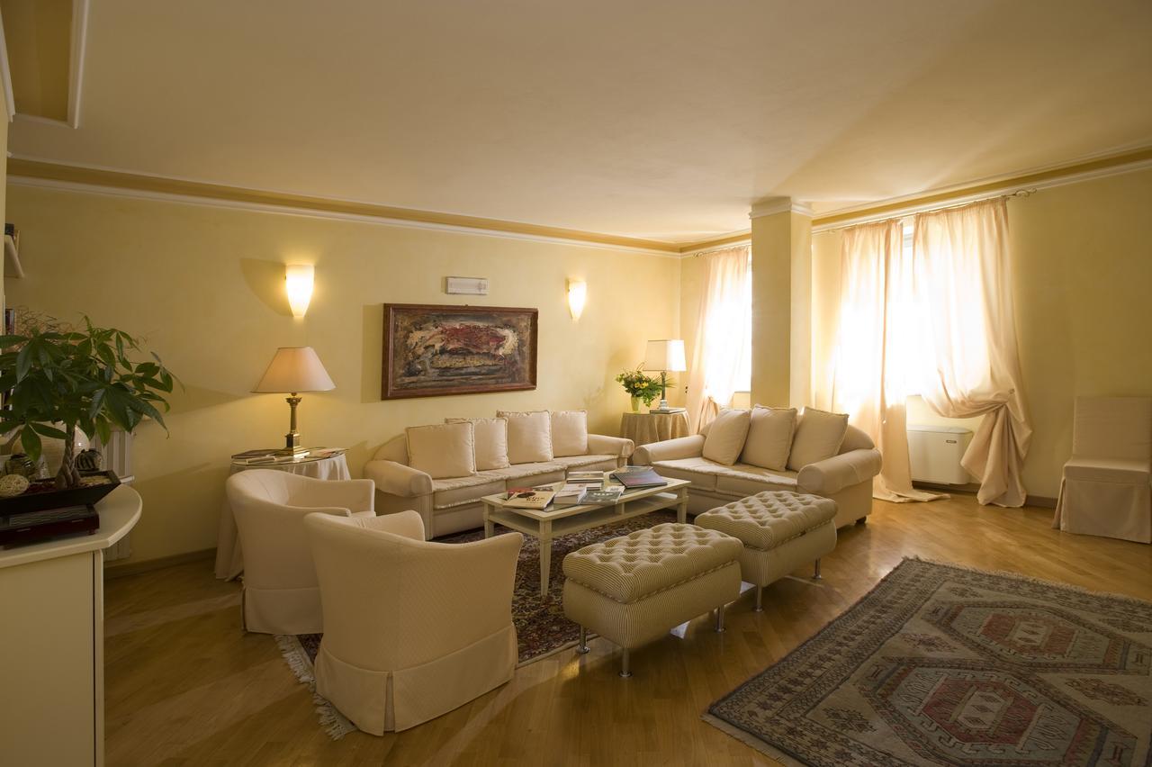 Albergo Castiglione Langhe Castiglione Tinella Esterno foto