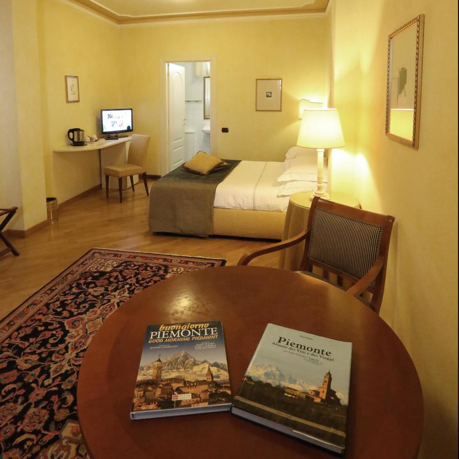 Albergo Castiglione Langhe Castiglione Tinella Esterno foto