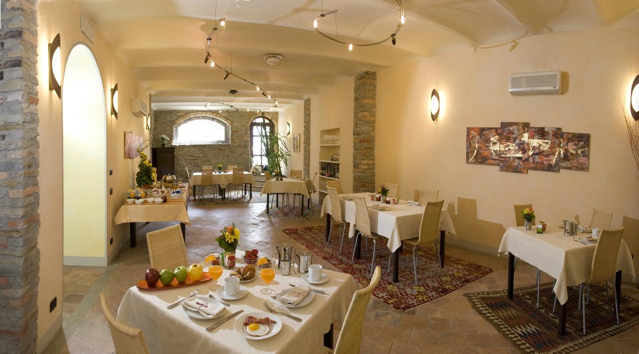 Albergo Castiglione Langhe Castiglione Tinella Esterno foto