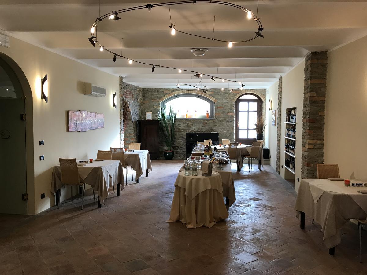 Albergo Castiglione Langhe Castiglione Tinella Esterno foto