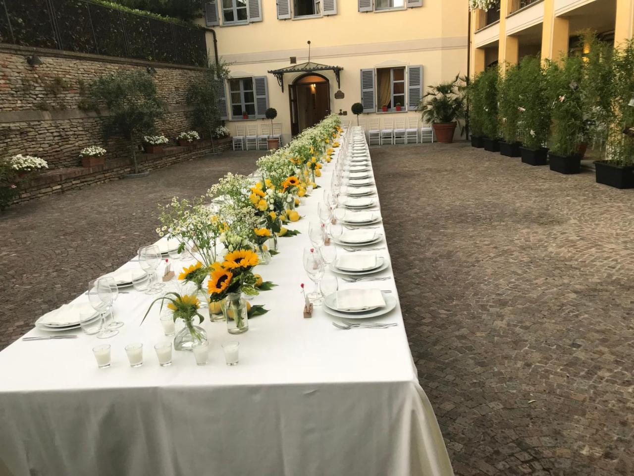 Albergo Castiglione Langhe Castiglione Tinella Esterno foto