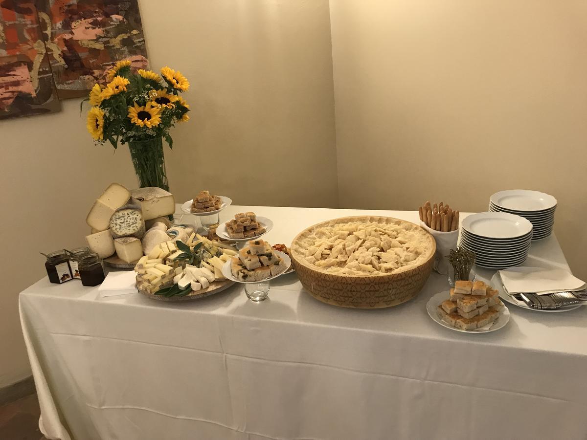 Albergo Castiglione Langhe Castiglione Tinella Esterno foto
